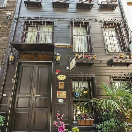 Naz Wooden House Inn Istanbul Exterior photo