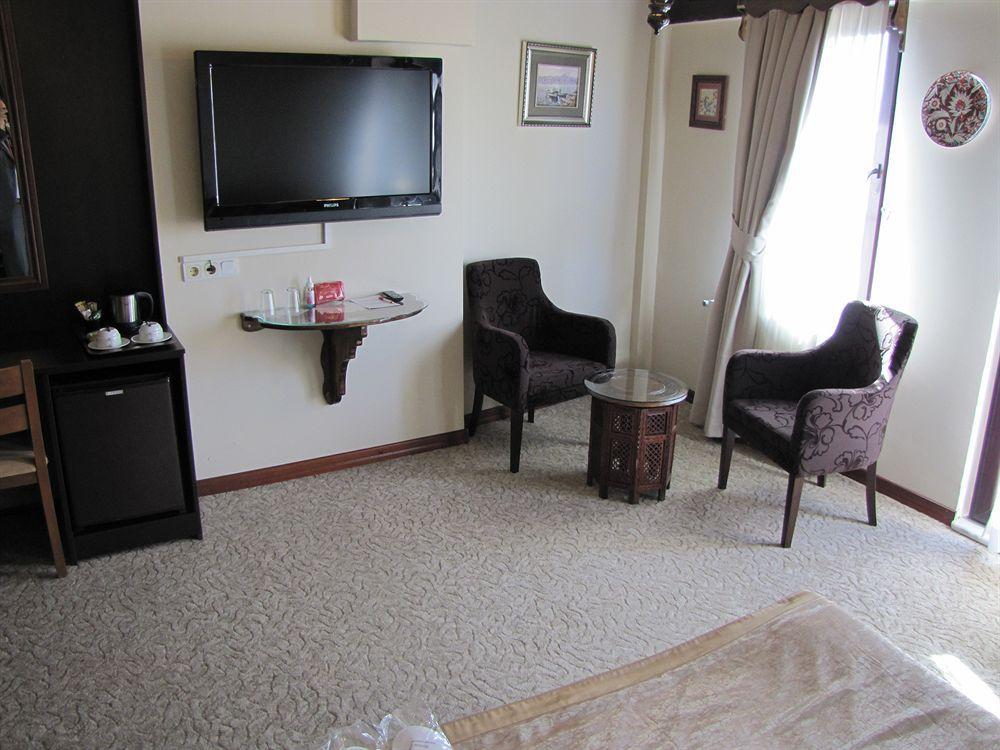 Naz Wooden House Inn Istanbul Exterior photo