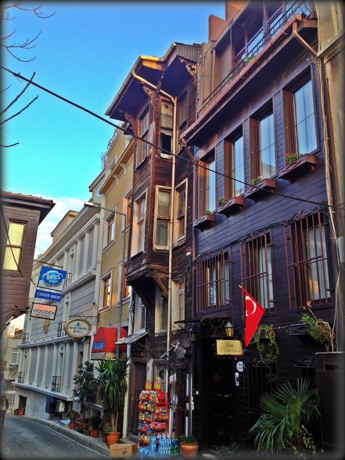 Naz Wooden House Inn Istanbul Exterior photo