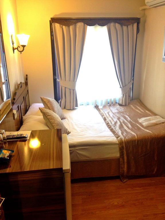 Naz Wooden House Inn Istanbul Exterior photo