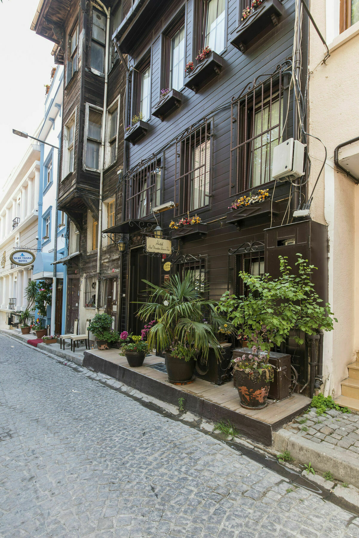 Naz Wooden House Inn Istanbul Exterior photo