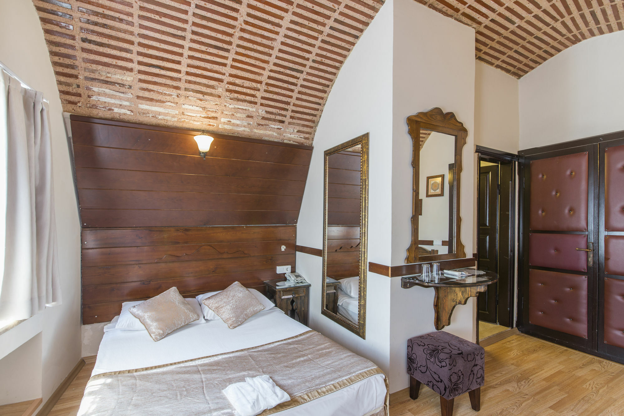 Naz Wooden House Inn Istanbul Exterior photo