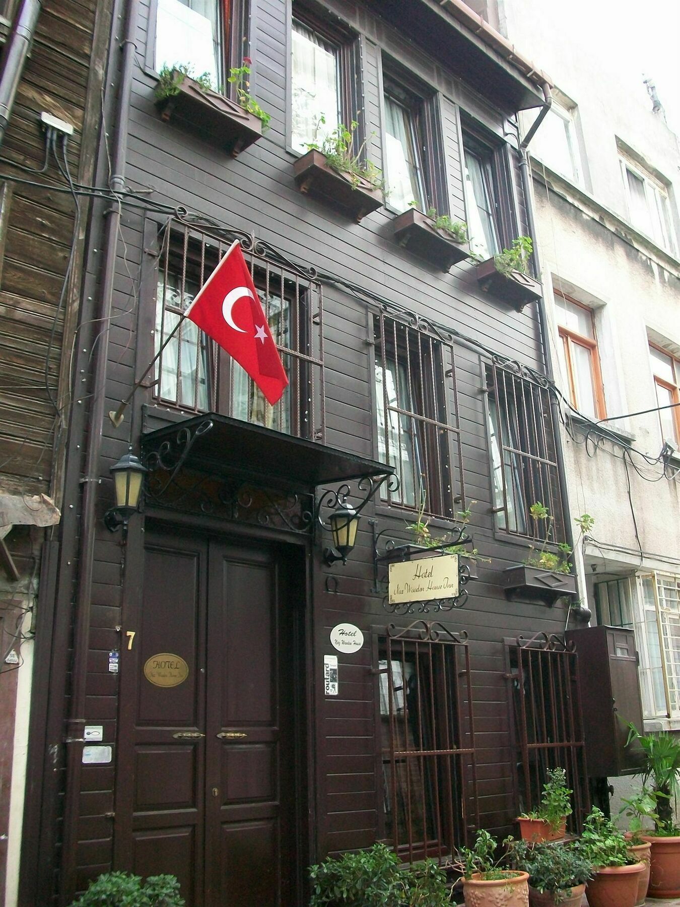 Naz Wooden House Inn Istanbul Exterior photo